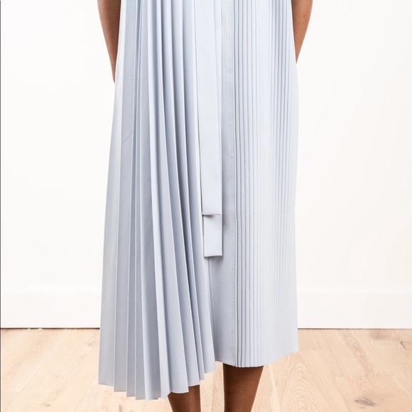 NWT Tibi Edith Pleated Sleeveless Dress, Pebble Gray, size 4 - Picture 5 of 6